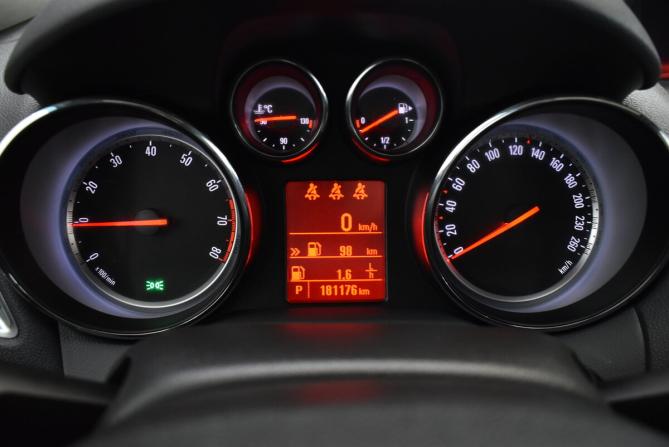 Opel Mokka I с пробегом 2014 года, цена 1 070 000 рублей, 181176 км, внедорожник, Автокод Объявления