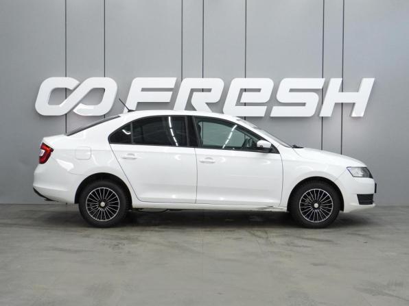 Skoda Rapid I Рестайлинг с пробегом 2018 года, цена 1 283 070 рублей, 84650 км, лифтбек, Автокод Объявления