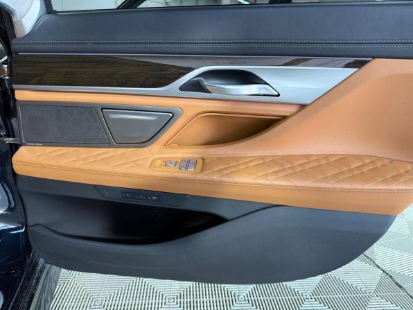 BMW 7 серии VI (G11/G12) Рестайлинг с пробегом 2021 года, цена 7 450 000 рублей, 110000 км, седан, Автокод Объявления