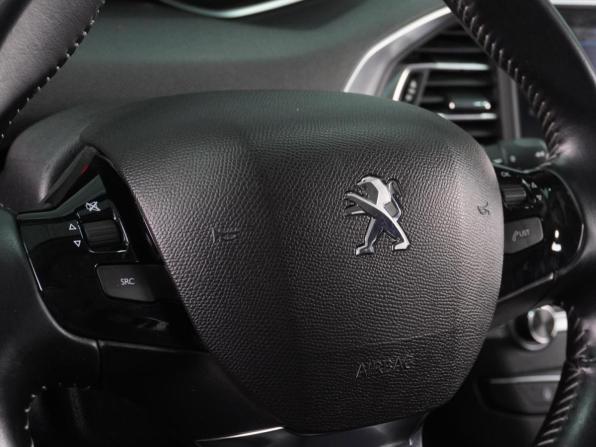 Peugeot 308 II Рестайлинг с пробегом 2018 года, цена 1 199 000 рублей, 185705 км, универсал, Автокод Объявления