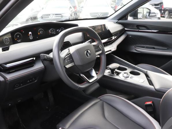 Changan UNI-V I с пробегом 2023 года, цена 2 380 000 рублей, 32000 км, лифтбек, Автокод Объявления