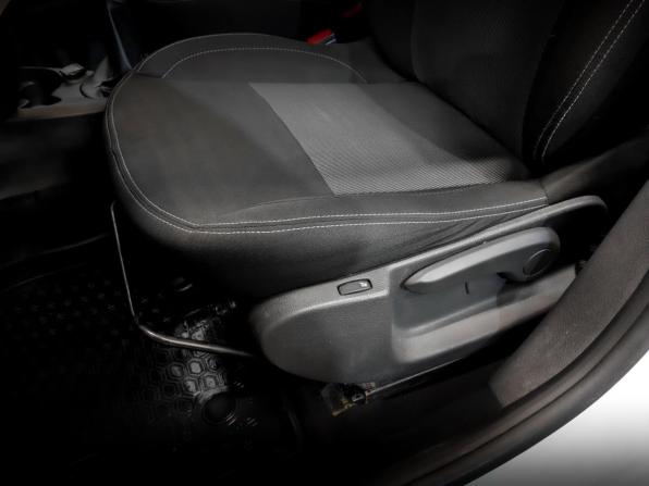 Renault Logan II Рестайлинг с пробегом 2021 года, цена 1 265 000 рублей, 78798 км, седан, Автокод Объявления