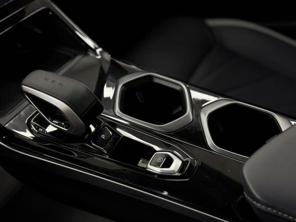 Geely Atlas II с пробегом 2024 года, цена 2 845 000 рублей, 23750 км, внедорожник, Автокод Объявления
