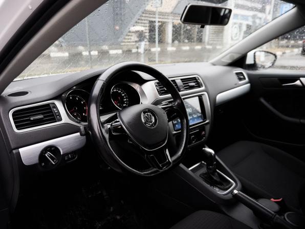 Volkswagen Jetta VI Рестайлинг с пробегом 2017 года, цена 1 408 000 рублей, 68380 км, седан, Автокод Объявления