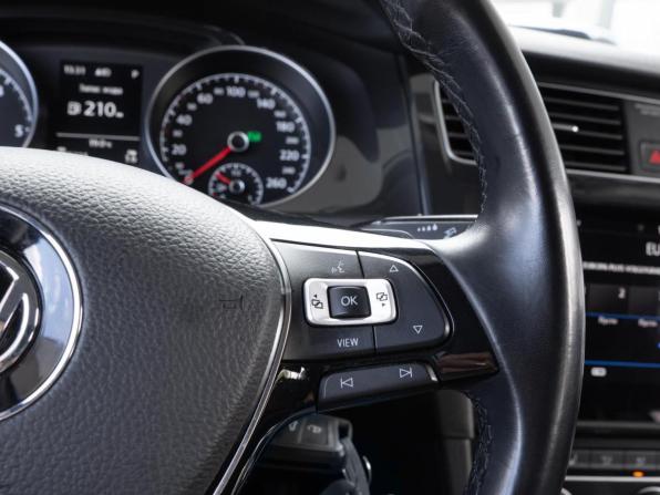 Volkswagen Golf VII Рестайлинг с пробегом 2020 года, цена 2 549 000 рублей, 215221 км, универсал, Автокод Объявления