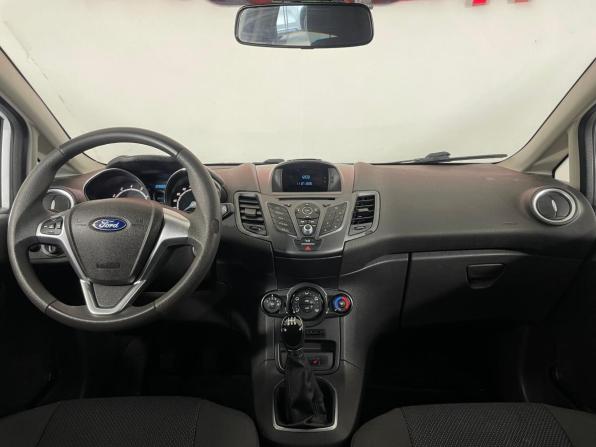 Ford Fiesta Mk6 Рестайлинг с пробегом 2015 года, цена 870 000 рублей, 126000 км, хэтчбек, Автокод Объявления