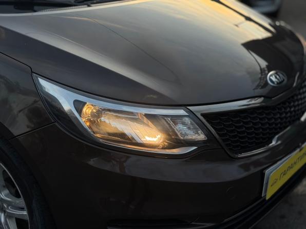 Kia Rio III Рестайлинг с пробегом 2015 года, цена 899 000 рублей, 189247 км, седан, Автокод Объявления