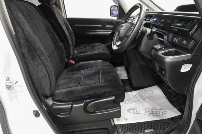 Honda Stepwgn V Рестайлинг с пробегом 2021 года, цена 2 629 000 рублей, 63400 км, минивэн, Автокод Объявления
