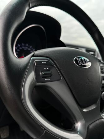 Kia Rio III Рестайлинг с пробегом 2016 года, цена 931 000 рублей, 92493 км, хэтчбек, Автокод Объявления