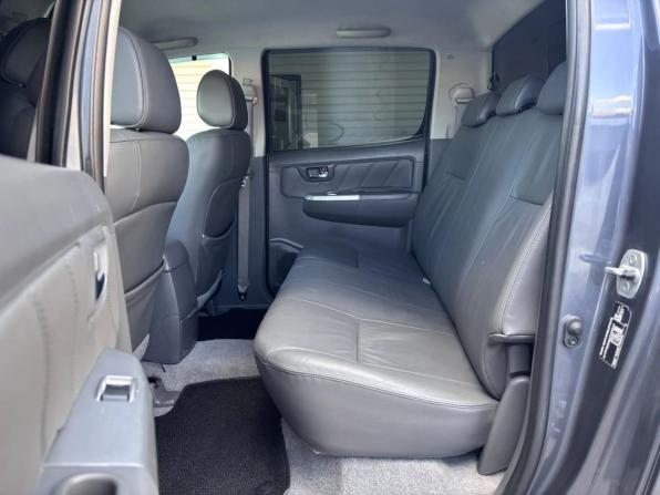 Toyota Hilux VII Рестайлинг с пробегом 2011 года, цена 1 999 500 рублей, 293541 км, пикап, Автокод Объявления
