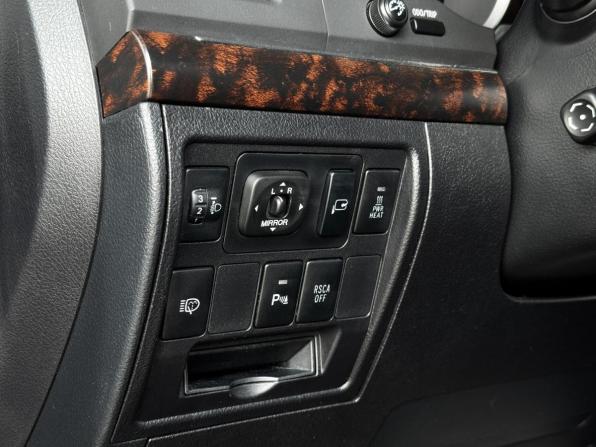 Toyota Land Cruiser 200 Series с пробегом 2011 года, цена 3 550 000 рублей, 253538 км, внедорожник, Автокод Объявления