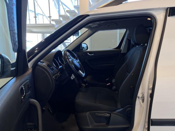 Skoda Yeti I Рестайлинг с пробегом 2014 года, цена 1 095 000 рублей, 180872 км, внедорожник, Автокод Объявления
