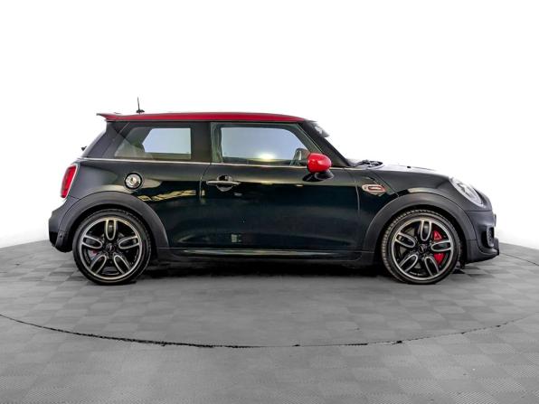 Mini Hatch III (F55/F56) с пробегом 2017 года, цена 2 020 000 рублей, 174963 км, хэтчбек, Автокод Объявления