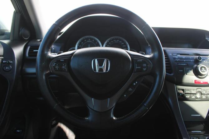 Honda Accord VIII Рестайлинг с пробегом 2012 года, цена 1 380 000 рублей, 236000 км, седан, Автокод Объявления