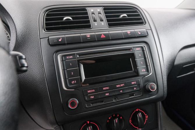 Volkswagen Polo V с пробегом 2013 года, цена 829 000 рублей, 220000 км, седан, Автокод Объявления