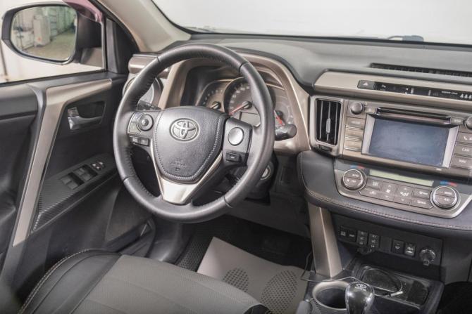 Toyota RAV4 IV (XA40) с пробегом 2015 года, цена 2 299 000 рублей, 138000 км, внедорожник, Автокод Объявления