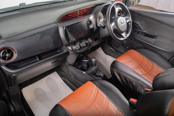Toyota Vitz III (XP130) Рестайлинг 2 с пробегом 2017 года, цена 999 000 рублей, 174000 км, хэтчбек, Автокод Объявления
