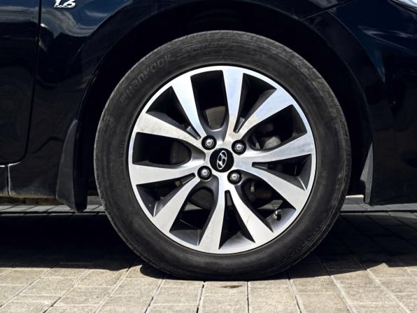 Hyundai Solaris I с пробегом 2013 года, цена 939 000 рублей, 155745 км, седан, Автокод Объявления