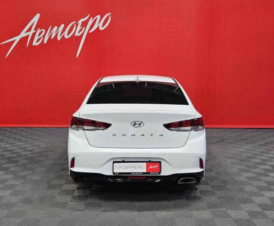 Hyundai Sonata VII (LF) Рестайлинг с пробегом 2018 года, цена 1 745 000 рублей, 105000 км, седан, Автокод Объявления