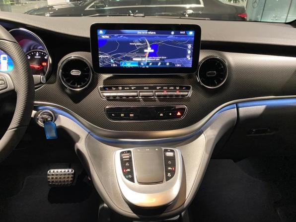 Mercedes-Benz V-Класс III (W447) Рестайлинг 2 с пробегом 2023 года, цена 15 950 000 рублей, 10 км, минивэн, Автокод Объявления