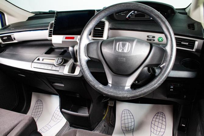 Honda Freed I Рестайлинг с пробегом 2012 года, цена 1 199 000 рублей, 158338 км, компактвэн, Автокод Объявления