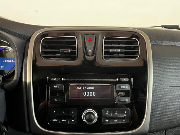 Renault Sandero II с пробегом 2016 года, цена 1 029 900 рублей, 132000 км, хэтчбек, Автокод Объявления
