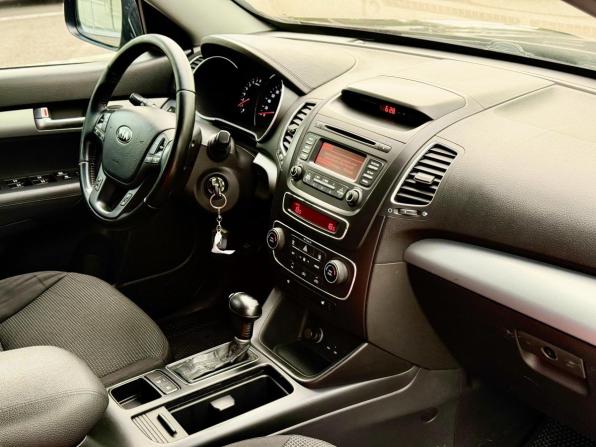 Kia Sorento II Рестайлинг с пробегом 2013 года, цена 1 355 000 рублей, 262322 км, внедорожник, Автокод Объявления