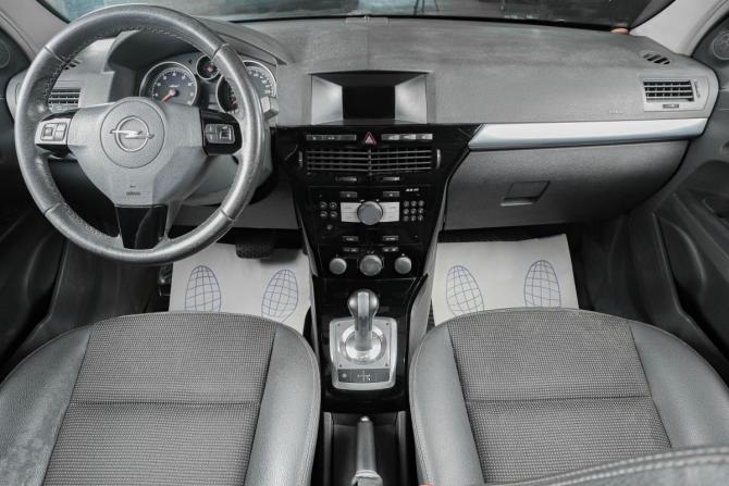Opel Astra H Рестайлинг с пробегом 2007 года, цена 579 000 рублей, 310000 км, седан, Автокод Объявления