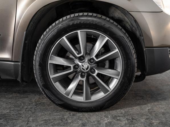 Skoda Yeti I с пробегом 2012 года, цена 1 075 000 рублей, 118648 км, внедорожник, Автокод Объявления