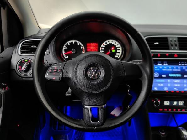 Volkswagen Polo V с пробегом 2013 года, цена 819 000 рублей, 110000 км, седан, Автокод Объявления