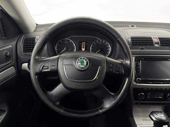 Skoda Octavia II (A5) Рестайлинг с пробегом 2012 года, цена 590 000 рублей, 178447 км, лифтбек, Автокод Объявления