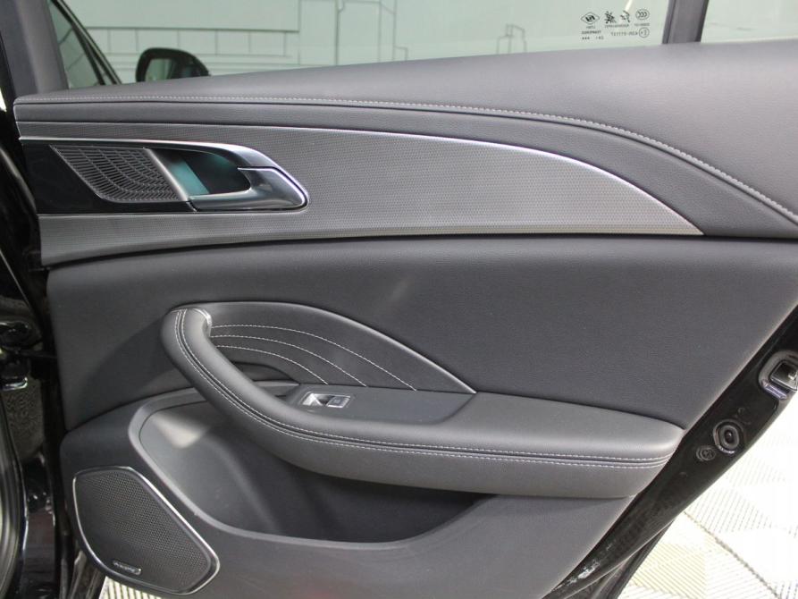 Hongqi H5 II Москва  - изображение 23