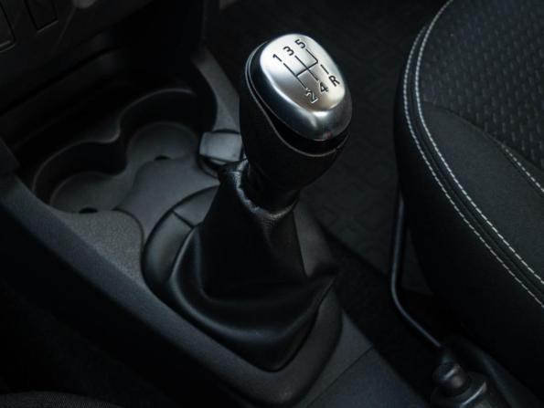 Renault Logan II Рестайлинг с пробегом 2022 года, цена 980 000 рублей, 70515 км, седан, Автокод Объявления
