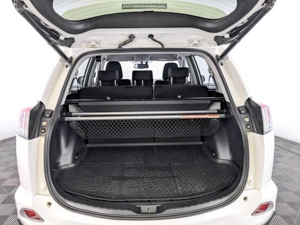 Toyota RAV4 IV (XA40) Рестайлинг с пробегом 2018 года, цена 2 350 000 рублей, 97521 км, внедорожник, Автокод Объявления