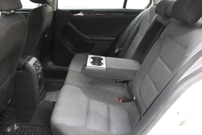 Volkswagen Jetta VI Рестайлинг с пробегом 2018 года, цена 1 499 000 рублей, 174439 км, седан, Автокод Объявления