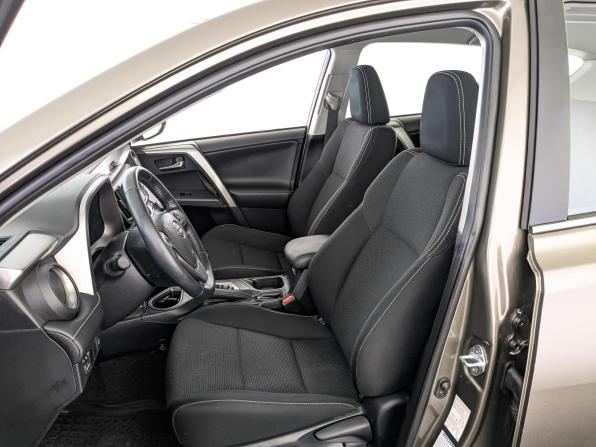 Toyota RAV4 IV (XA40) Рестайлинг с пробегом 2018 года, цена 2 800 000 рублей, 51388 км, внедорожник, Автокод Объявления