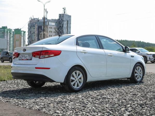 Kia Rio III Рестайлинг с пробегом 2016 года, цена 1 260 000 рублей, 75727 км, седан, Автокод Объявления