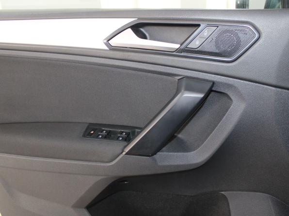 Volkswagen Tiguan II с пробегом 2018 года, цена 2 099 900 рублей, 98453 км, внедорожник, Автокод Объявления