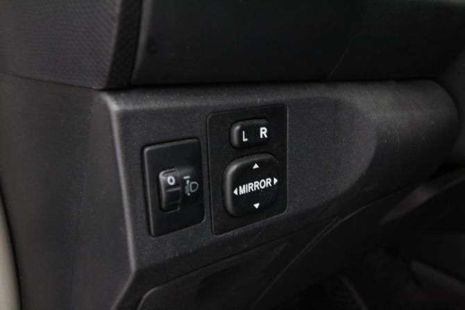 Toyota Yaris II с пробегом 2008 года, цена 650 000 рублей, 268168 км, хэтчбек, Автокод Объявления