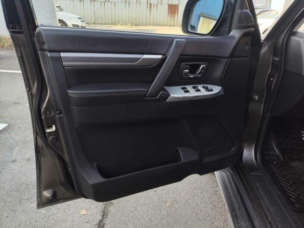 Mitsubishi Pajero IV Рестайлинг 2 с пробегом 2015 года, цена 1 819 000 рублей, 239406 км, внедорожник, Автокод Объявления