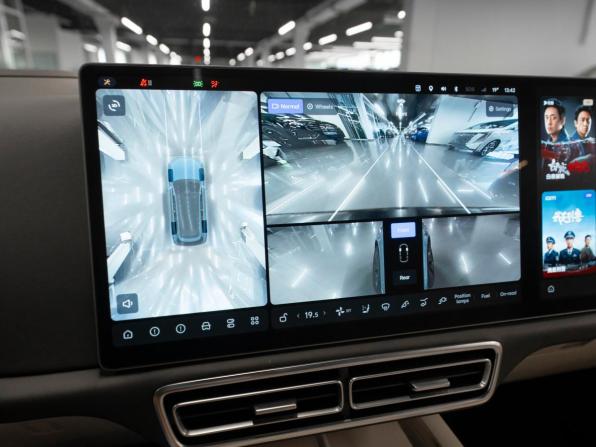 Li Auto (Lixiang) L9 I с пробегом 2023 года, цена 6 420 000 рублей, 48721 км, внедорожник, Автокод Объявления