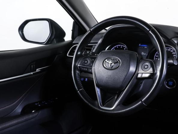 Toyota Camry VIII (XV70) с пробегом 2019 года, цена 2 590 000 рублей, 121995 км, седан, Автокод Объявления