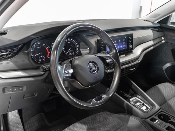 Skoda Octavia IV (A8) с пробегом 2021 года, цена 2 435 700 рублей, 69931 км, лифтбек, Автокод Объявления