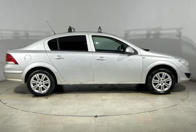 Opel Astra H Рестайлинг с пробегом 2013 года, цена 340 000 рублей, 322000 км, седан, Автокод Объявления