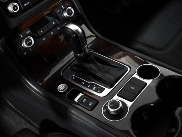 Volkswagen Touareg II Рестайлинг с пробегом 2015 года, цена 2 279 000 рублей, 238396 км, внедорожник, Автокод Объявления