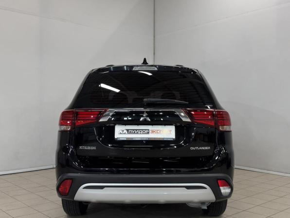Mitsubishi Outlander III Рестайлинг 3 с пробегом 2019 года, цена 1 849 000 рублей, 145389 км, внедорожник, Автокод Объявления