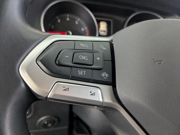 Volkswagen Tiguan II Рестайлинг с пробегом 2021 года, цена 2 800 000 рублей, 49413 км, внедорожник, Автокод Объявления