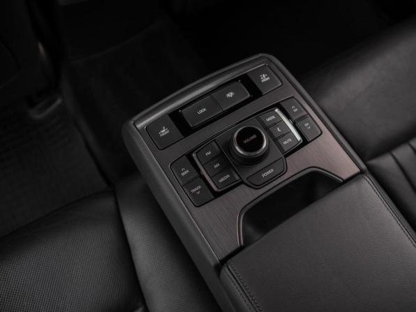 Hyundai Genesis II с пробегом 2015 года, цена 2 449 000 рублей, 102609 км, седан, Автокод Объявления