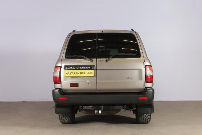 Toyota Land Cruiser 100 Series Рестайлинг 2 с пробегом 2005 года, цена 2 749 000 рублей, 265000 км, внедорожник, Автокод Объявления