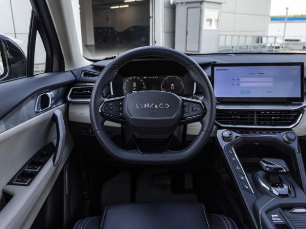 Lynk &amp; Co 06 I с пробегом 2023 года, цена 2 099 000 рублей, 3300 км, внедорожник, Автокод Объявления